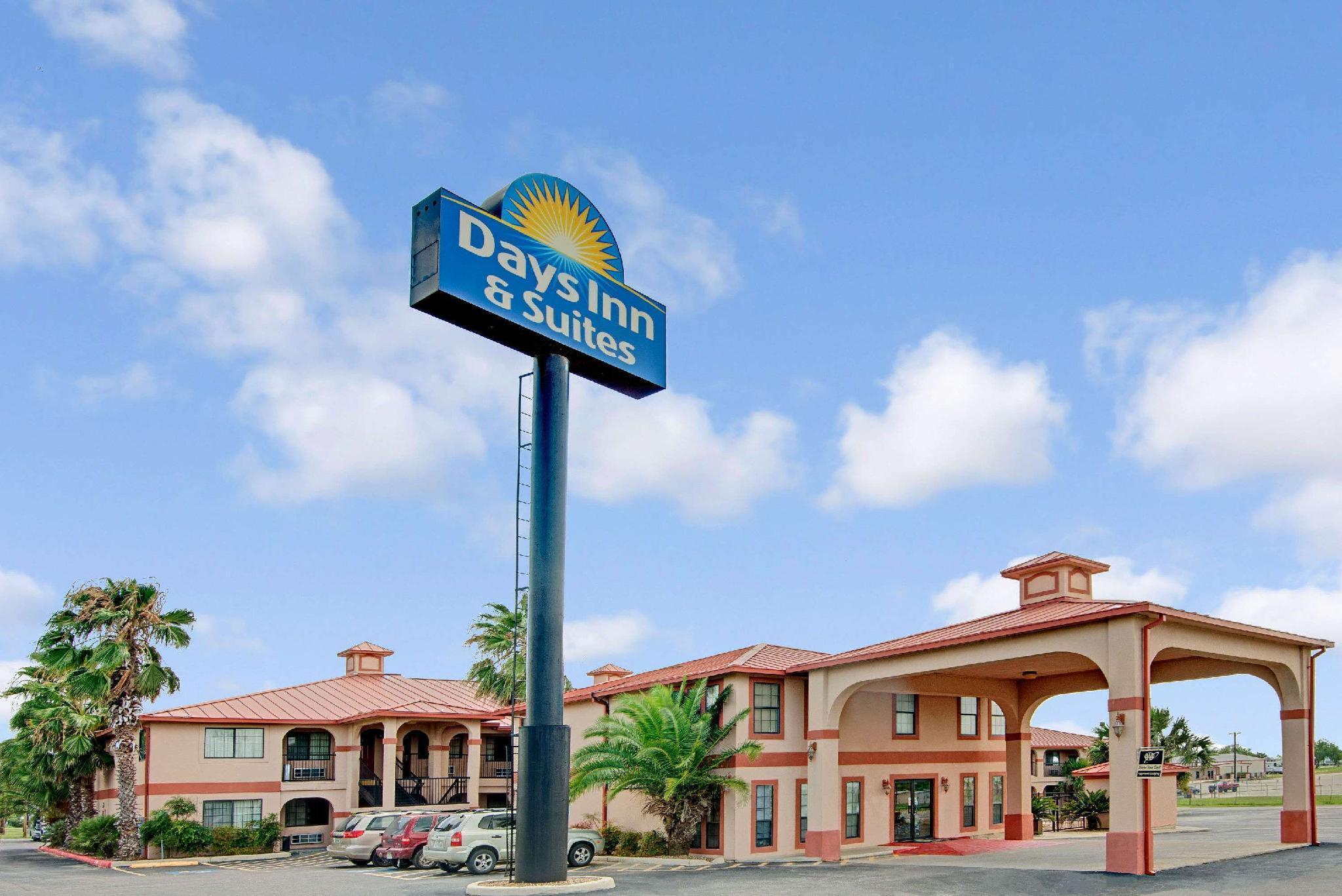 Days Inn & Suites By Wyndham Braunig Lake Elmendorf Buitenkant foto