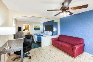 Days Inn & Suites By Wyndham Braunig Lake Elmendorf Kamer foto